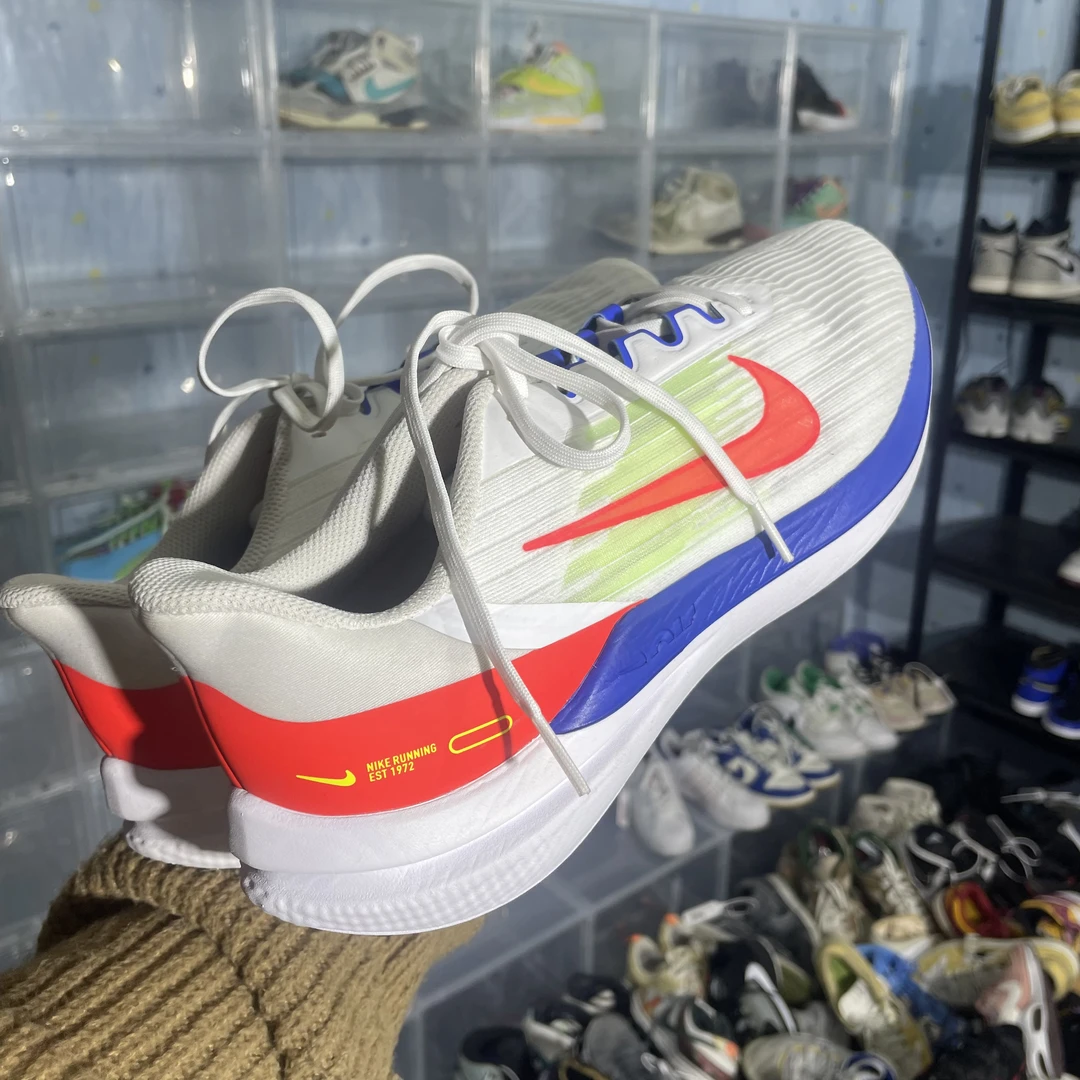 44码/9新/二手内耐克跑鞋/实拍图如下