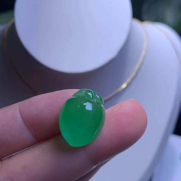 可***^冰绿色小桃子吊坠