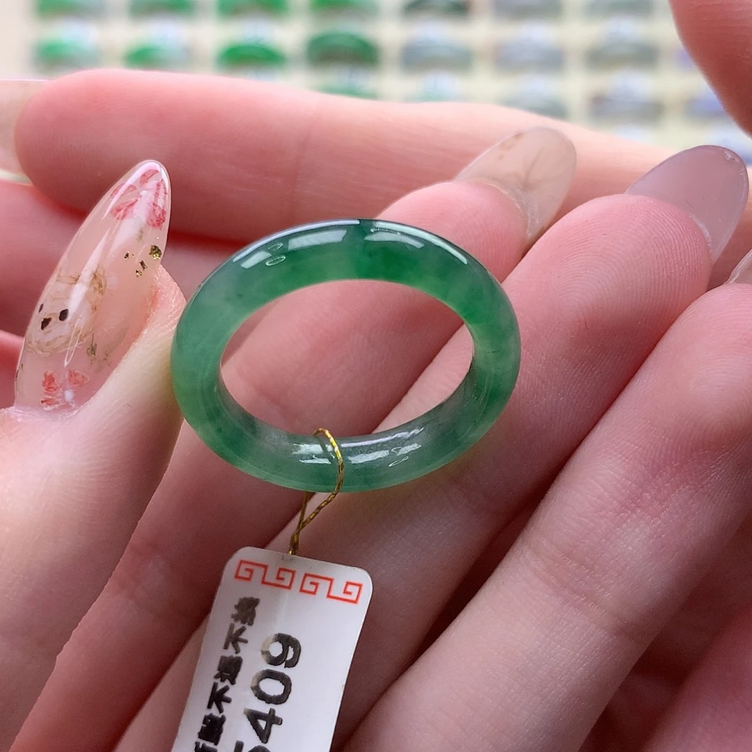 翡翠未镶嵌戒指港18