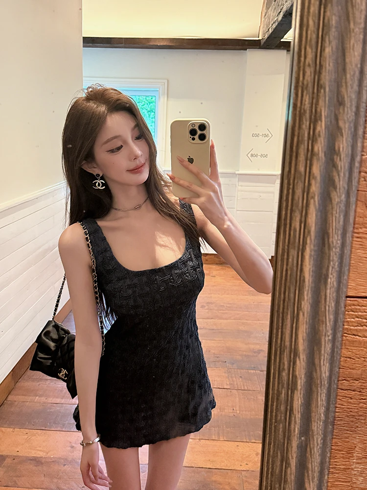 【蓝调时刻】2025夏季新款高级感超贵气浮雕肌理感收腰连衣裙短裙女