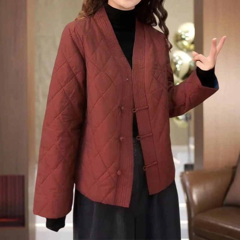 中式风盘扣V领棉服外套女秋冬新款显瘦宽松菱形格设计感保暖棉衣