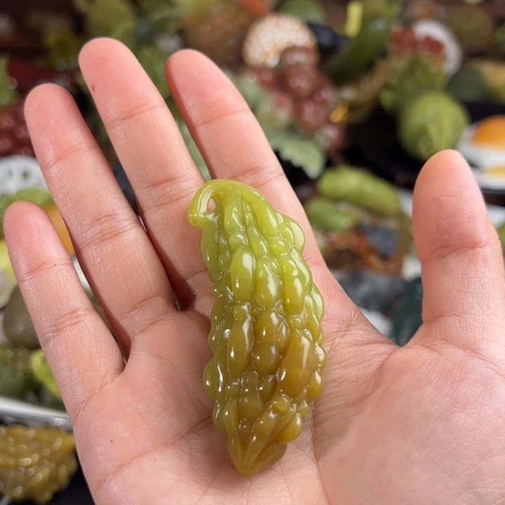 用***.未镶嵌蛇纹石玉珠宝奇石