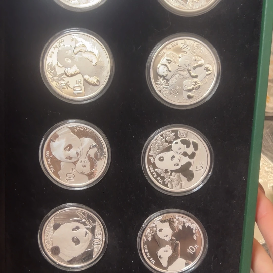 纯银2017-2026熊猫币大全套带证书盒子