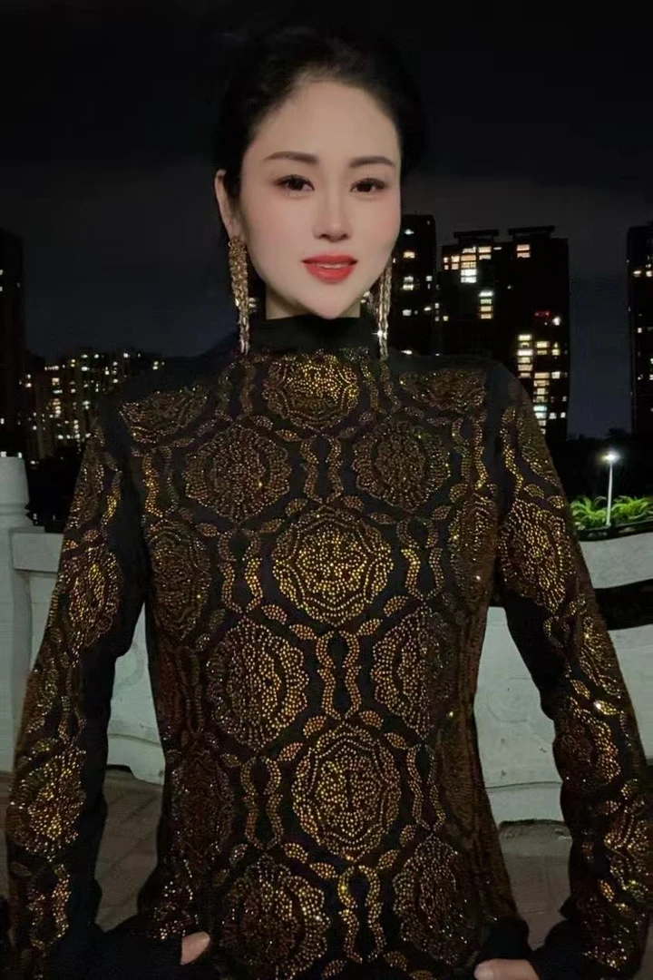 【网红806#双色加绒】打底衫女内搭秋冬时尚烫钻上衣修身显瘦