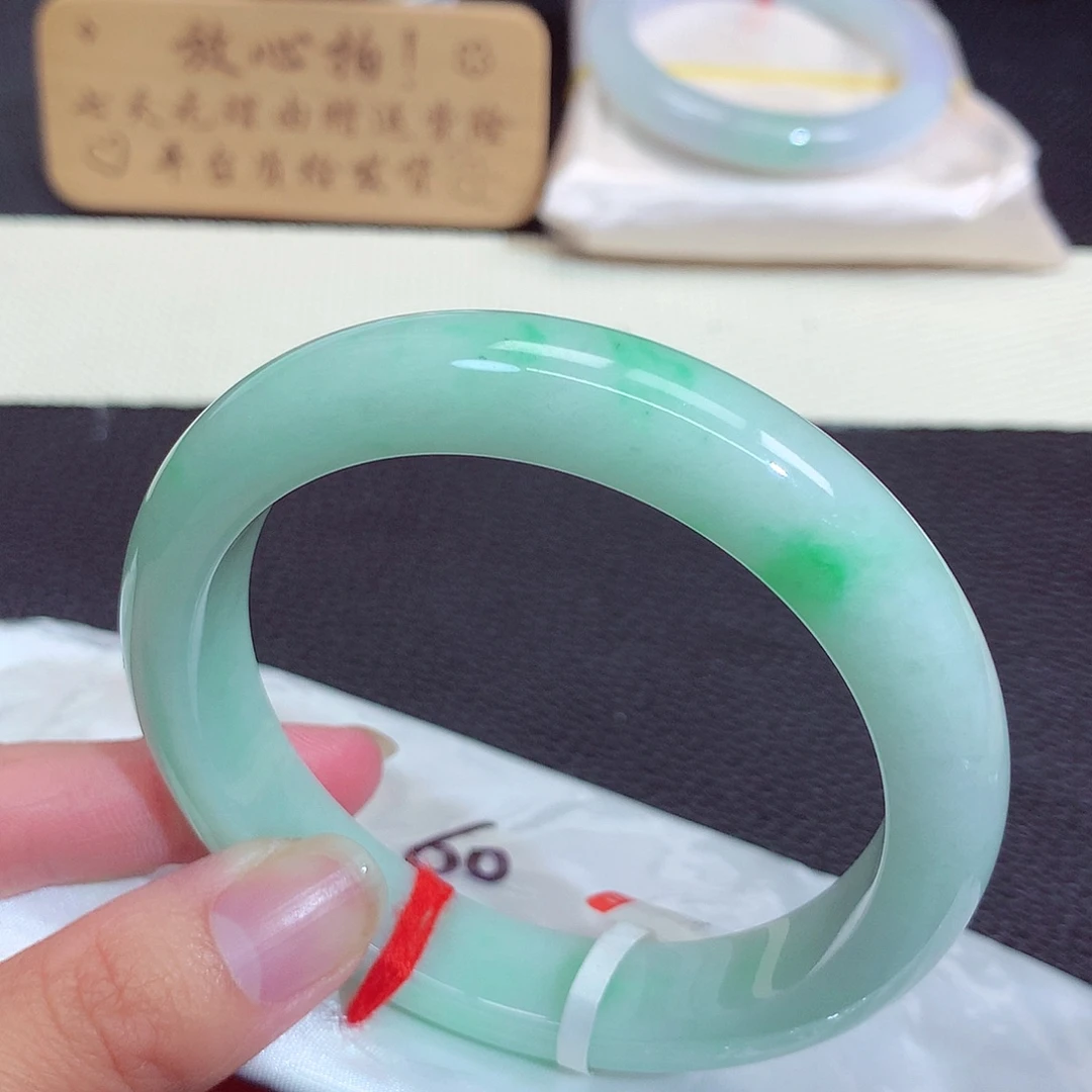 未镶嵌手镯翡翠582