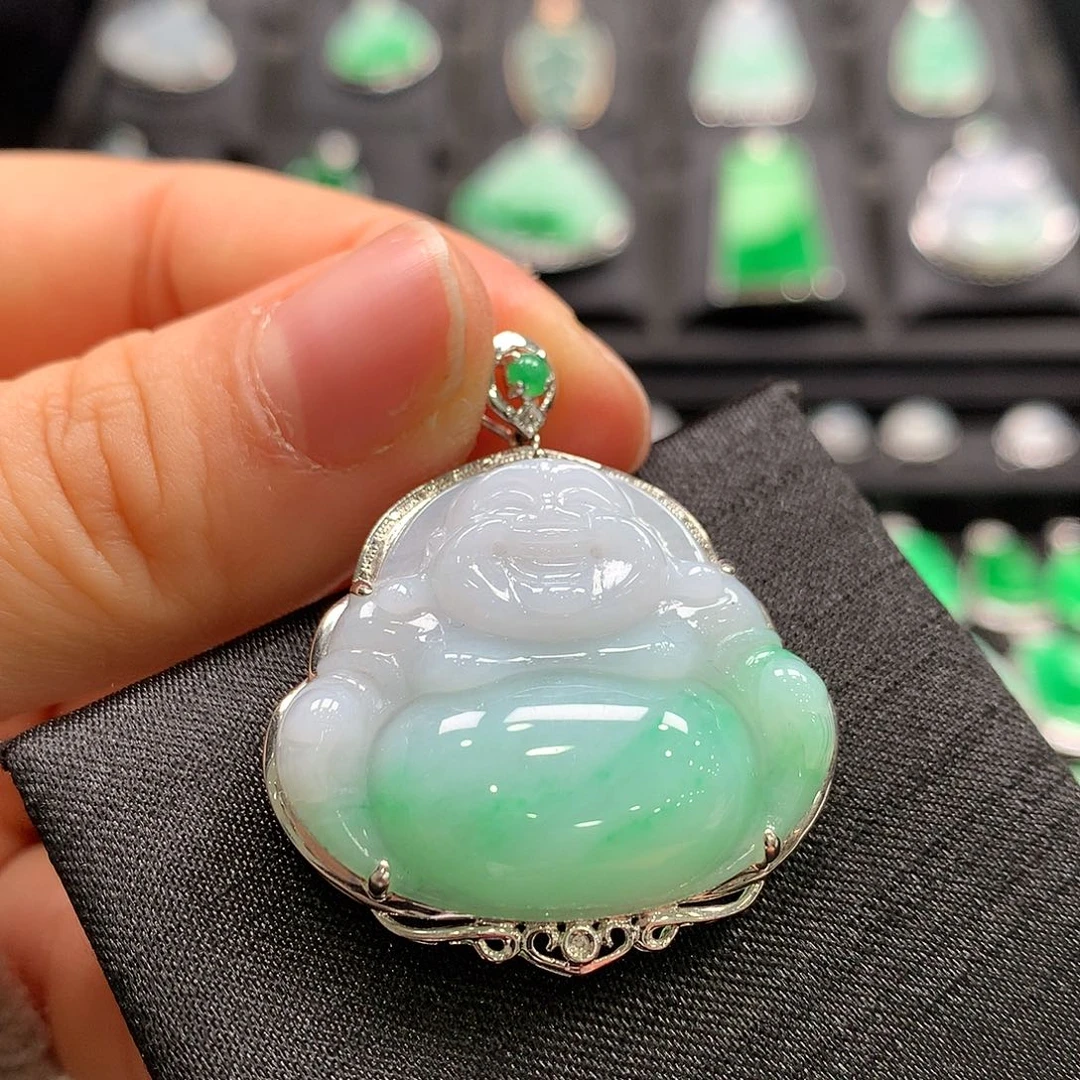 翡翠18K金镶嵌颈饰佛公