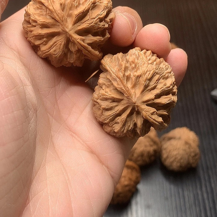 文玩核桃吊坠40 苹果园