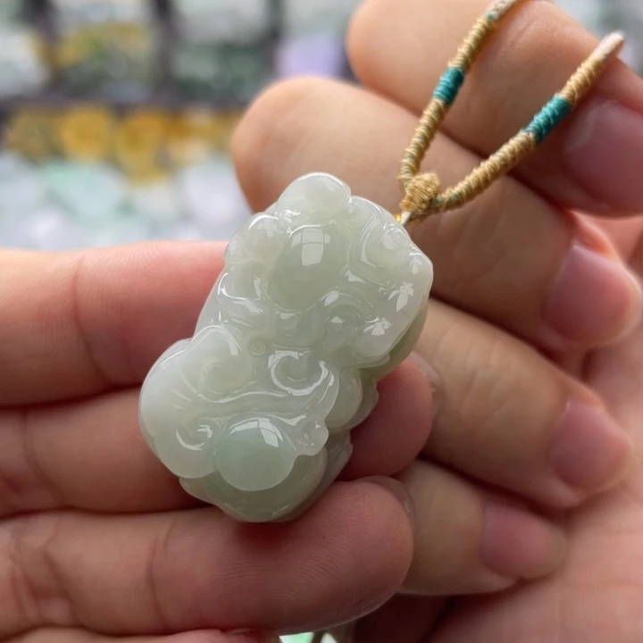 翡翠颈饰未镶嵌貔貅