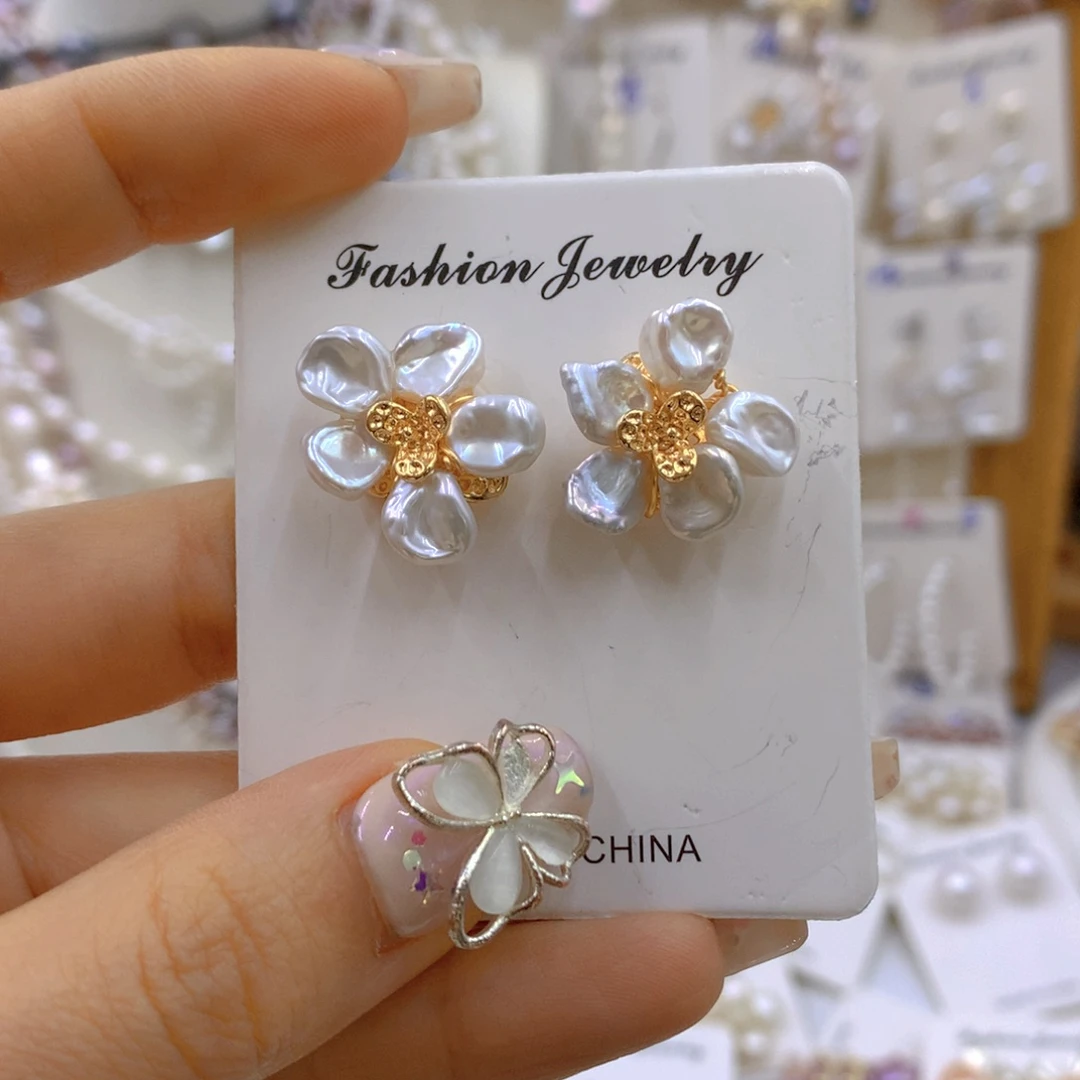 淡水珍珠耳饰合金