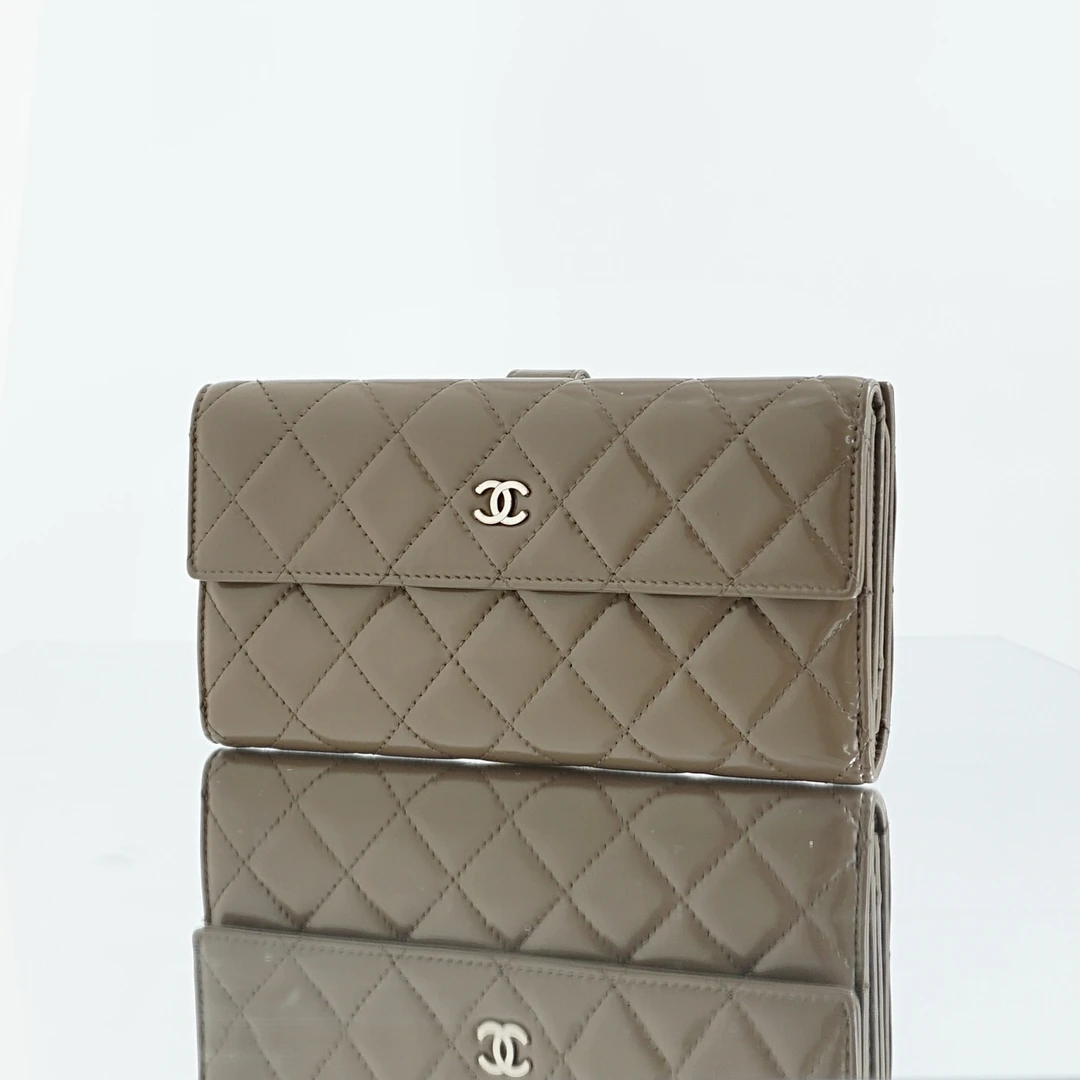 95新 Chanel/香奈儿 漆皮菱格纹翻盖对折钱包K98815