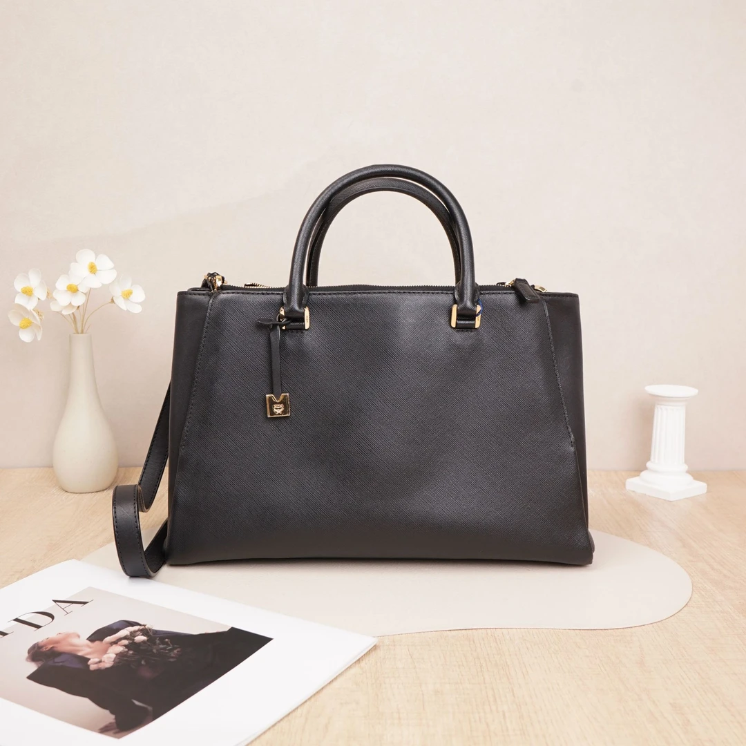 95新 MCM MCM托特包黑金牛皮/肩带/DS027019