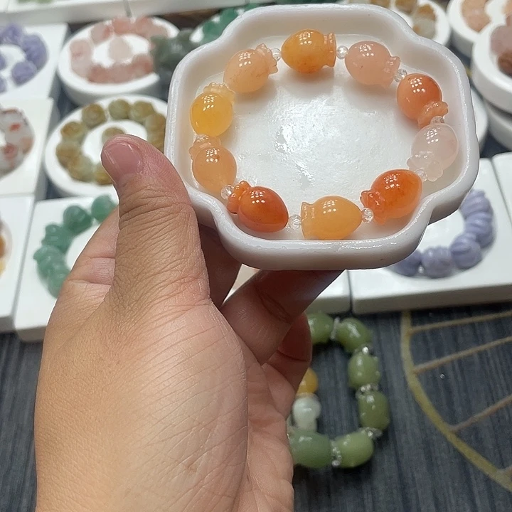 石英质玉（非洲翠）合金手串