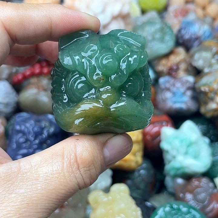 未镶嵌石英质玉珠宝奇石