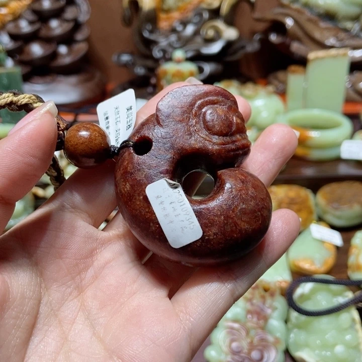 岫岩河磨玉（透闪石质玉）把件未镶嵌赵**怪