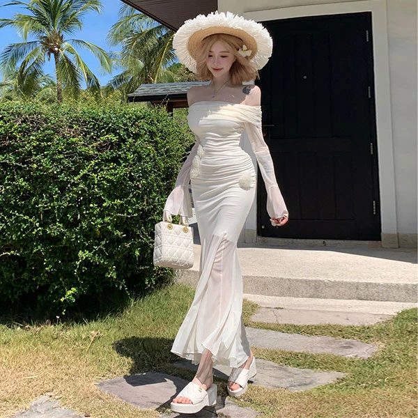 法式纯欲风一字肩白色网纱长袖连衣裙设计感气质收腰显瘦鱼尾长裙