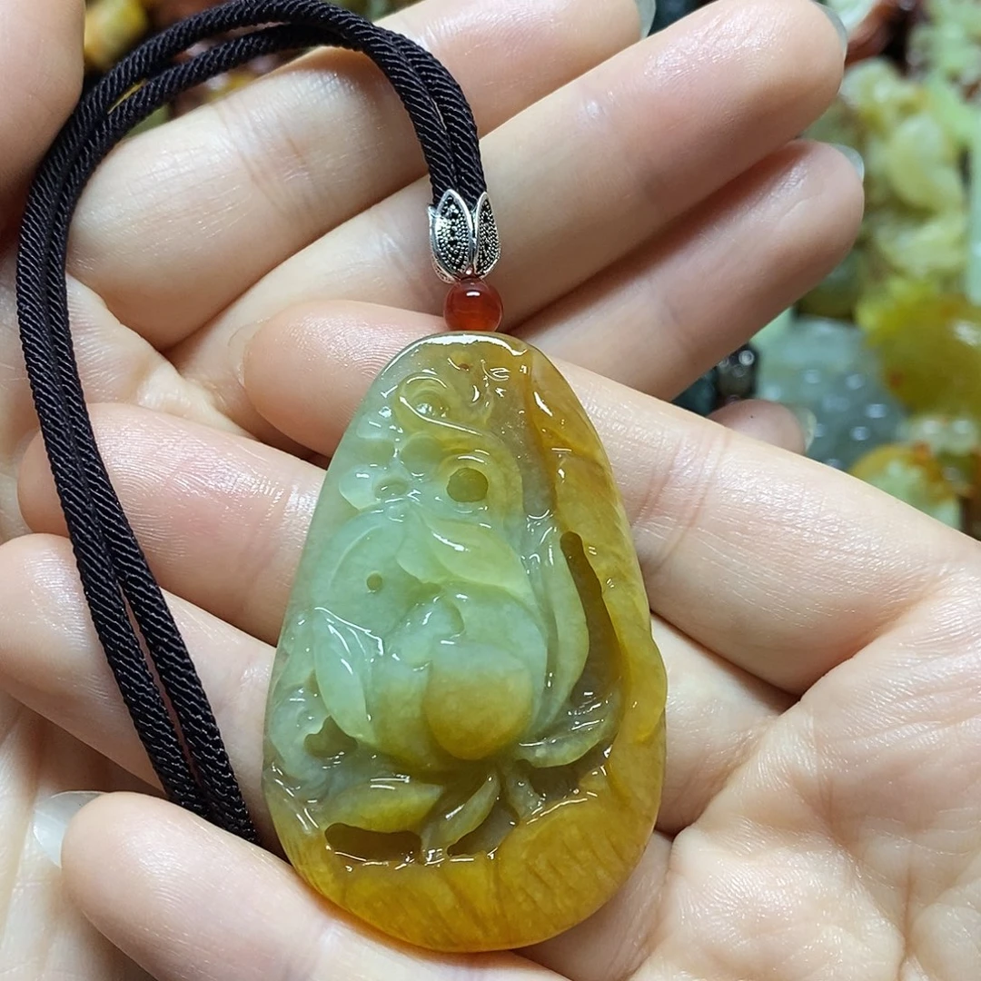 岫玉未镶嵌吊坠(赠链)