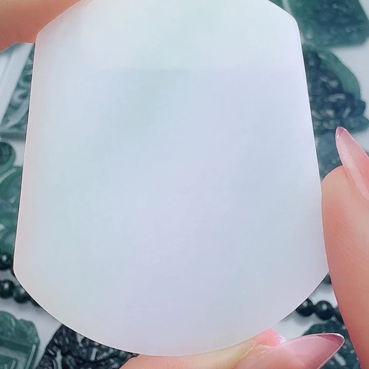翡翠未镶嵌颈饰天然的A货翡翠