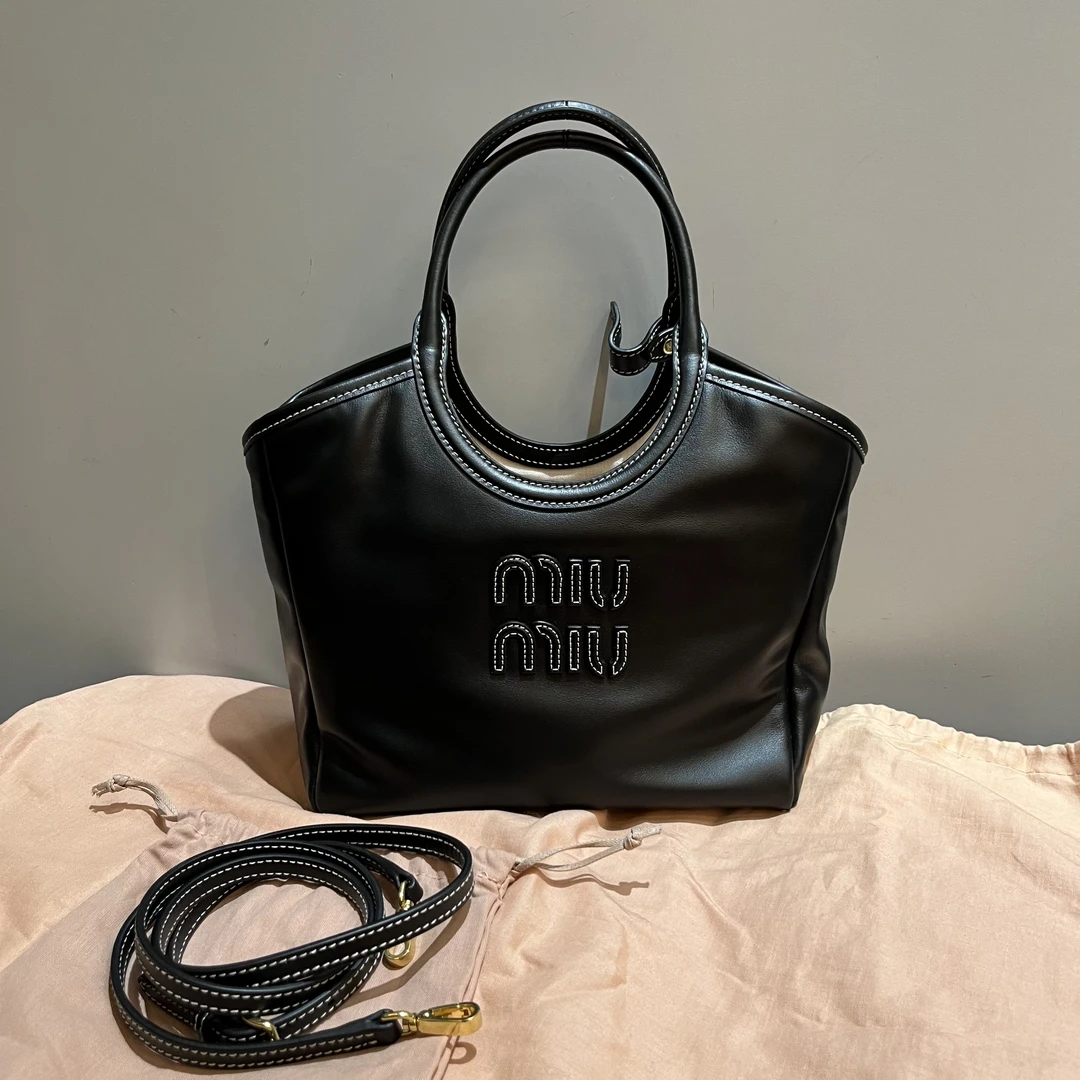 99新 MIU MIU/缪缪 Miumiu黑色Ivy菜篮子 小号牛皮
