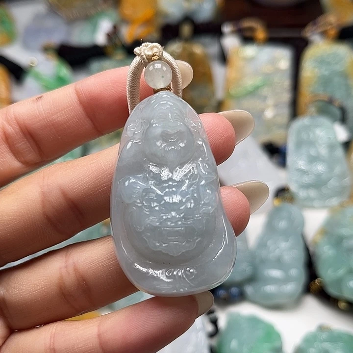 翡翠未镶嵌颈饰财神