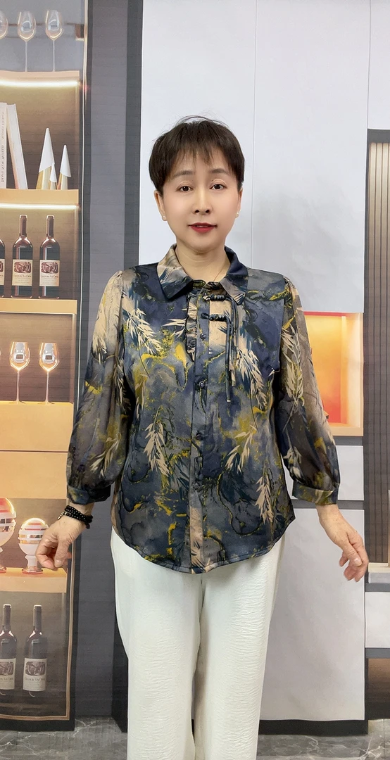 8527新款大版妈妈装时尚高端洋气中年女式方领开衫长袖单排扣外衣