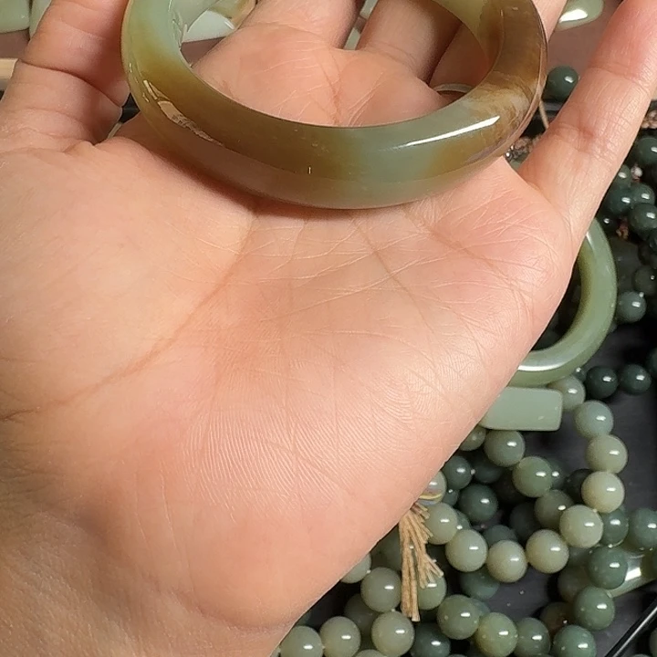 M***~未镶嵌手镯和田玉