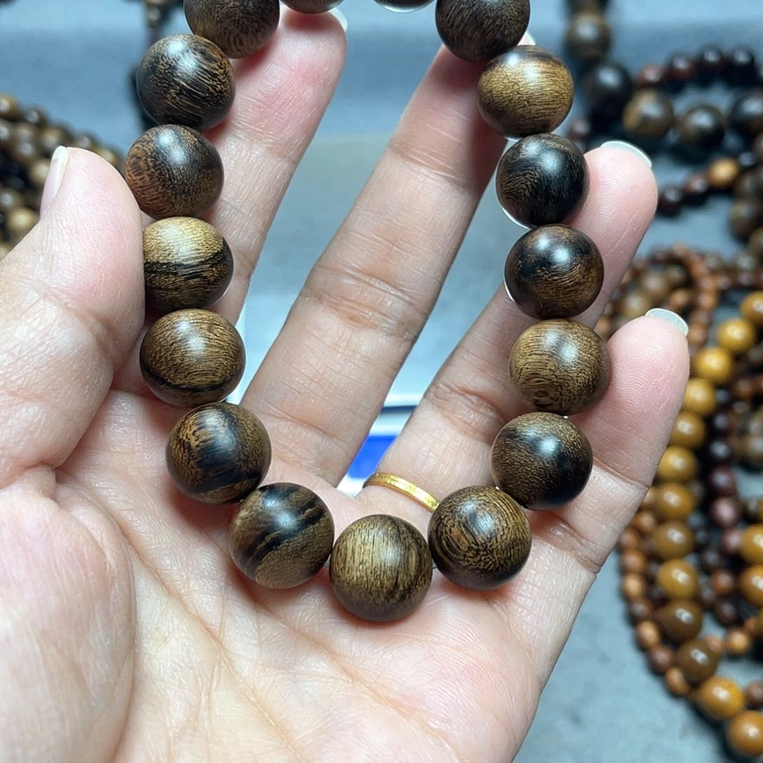 沉香手串白棋瘤疤1.2