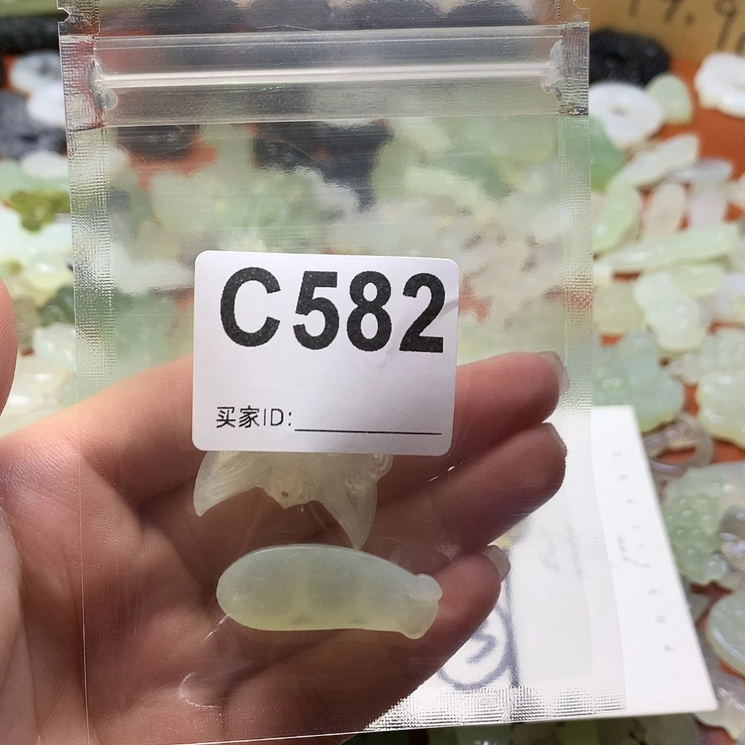 蛇纹石玉颈饰合金J*y