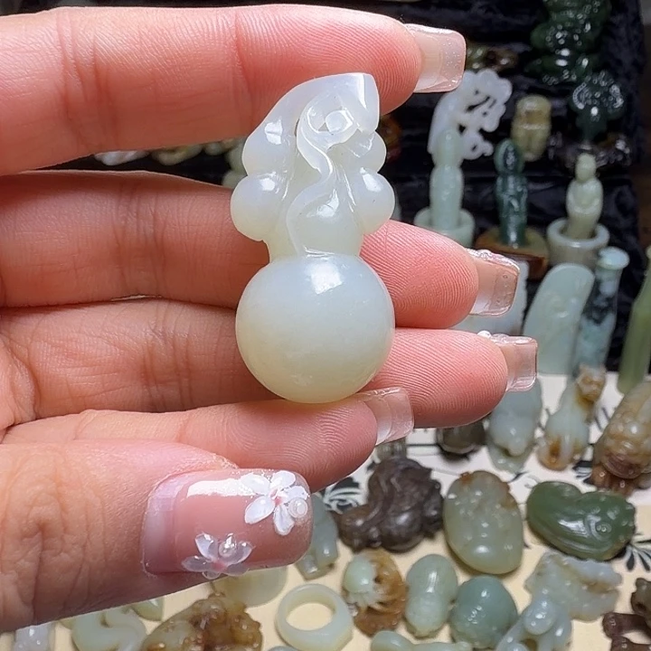 和田玉（糖玉）未镶嵌颈饰