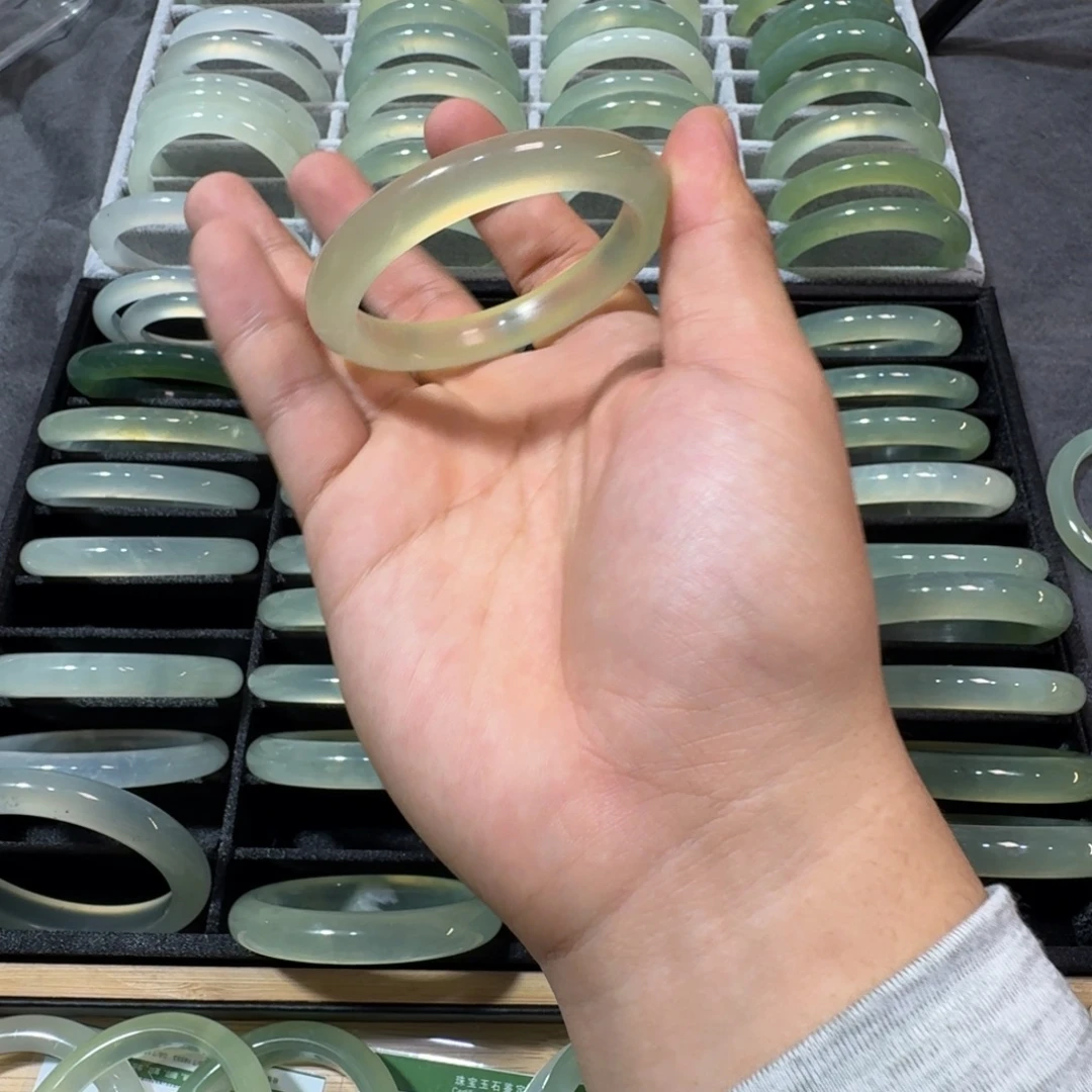 暴***驴蛇纹石玉未镶嵌手镯