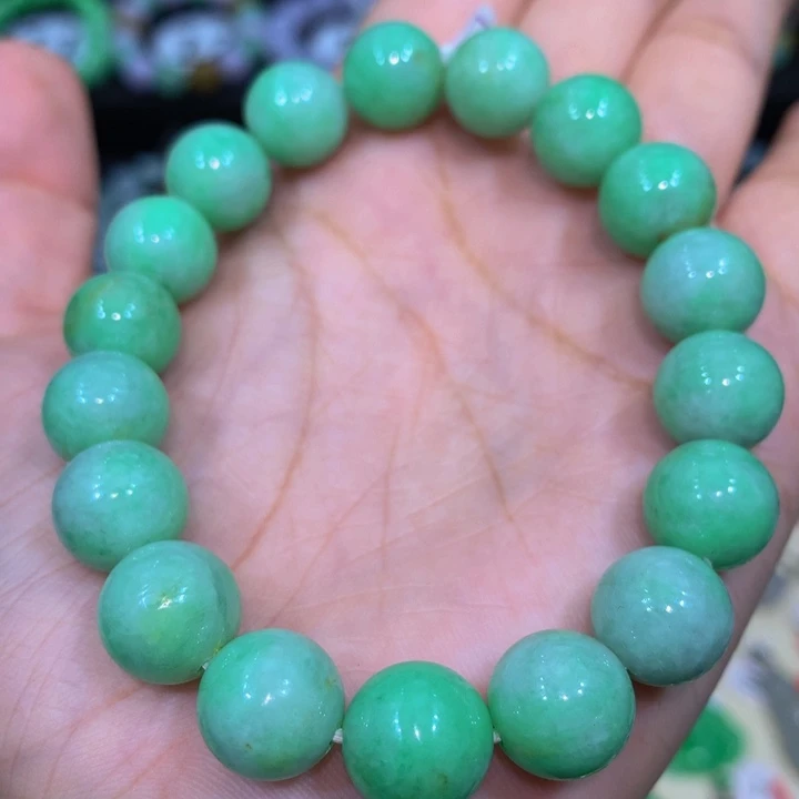 翡翠未镶嵌颈饰翡翠有纹