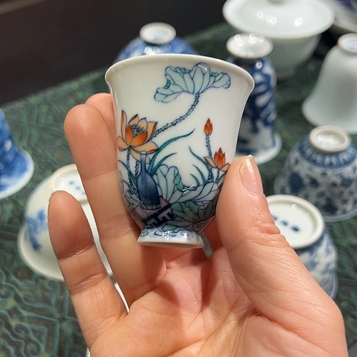 洪****鹂钟家窑孤品荷花斗彩杯