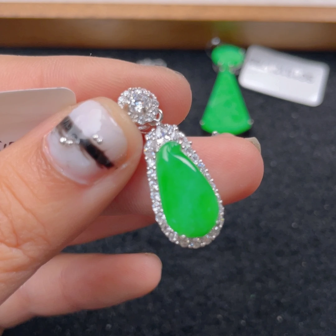 翡翠颈饰银S925镶嵌v h b b