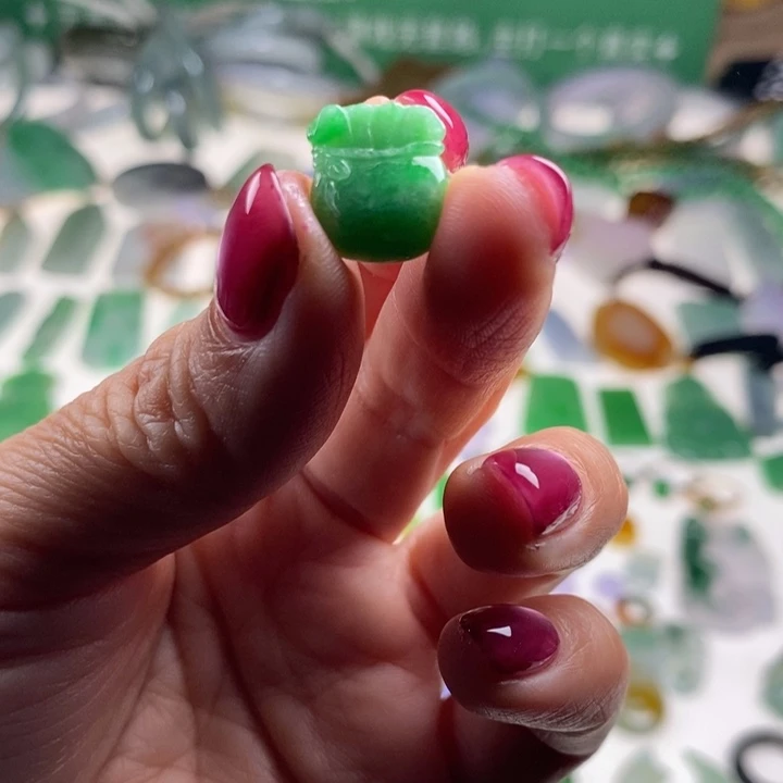 ****水翡翠未镶嵌挂件天然翡翠