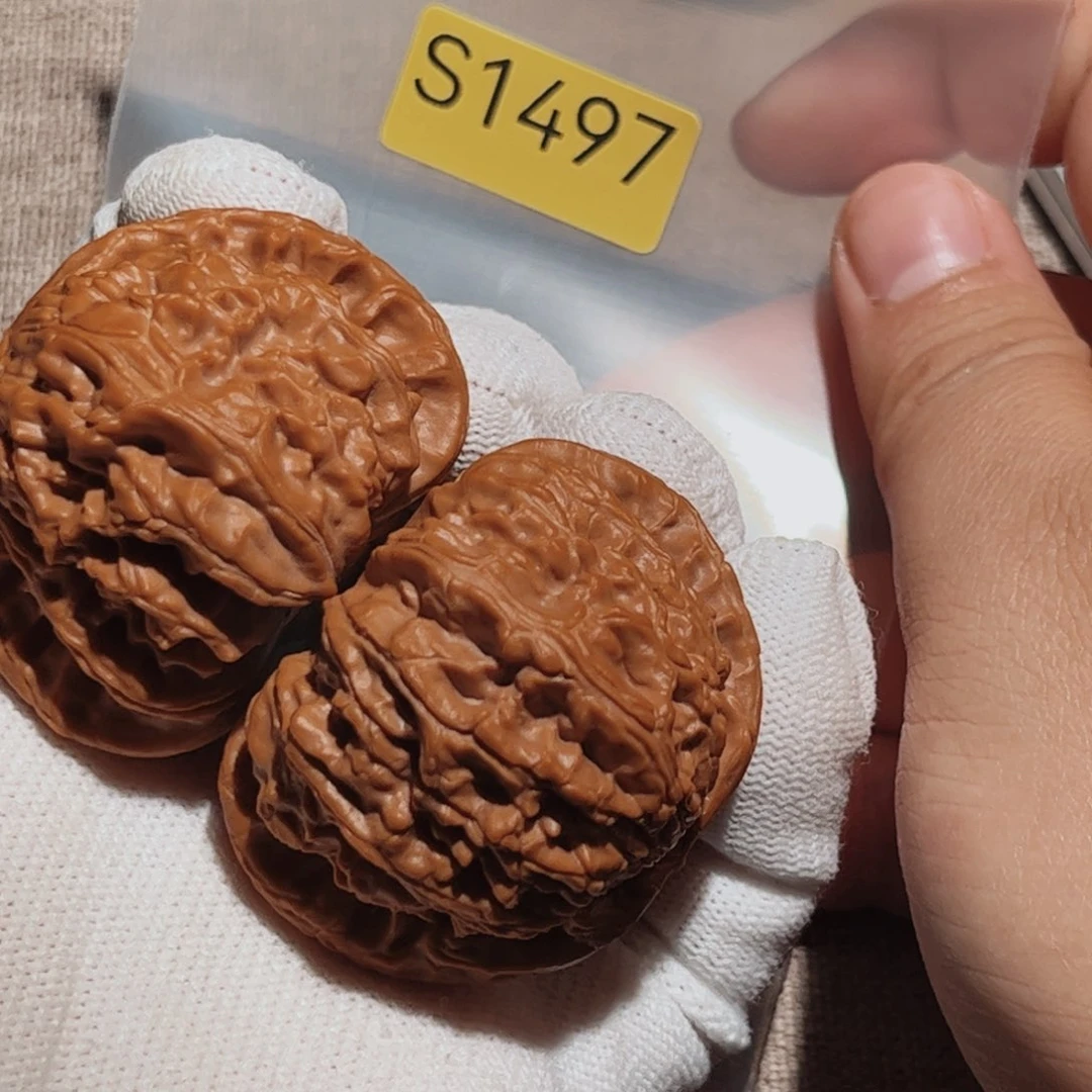 文玩核桃吊坠闷白