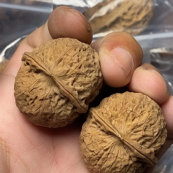 文玩核桃把件云南铁核桃34