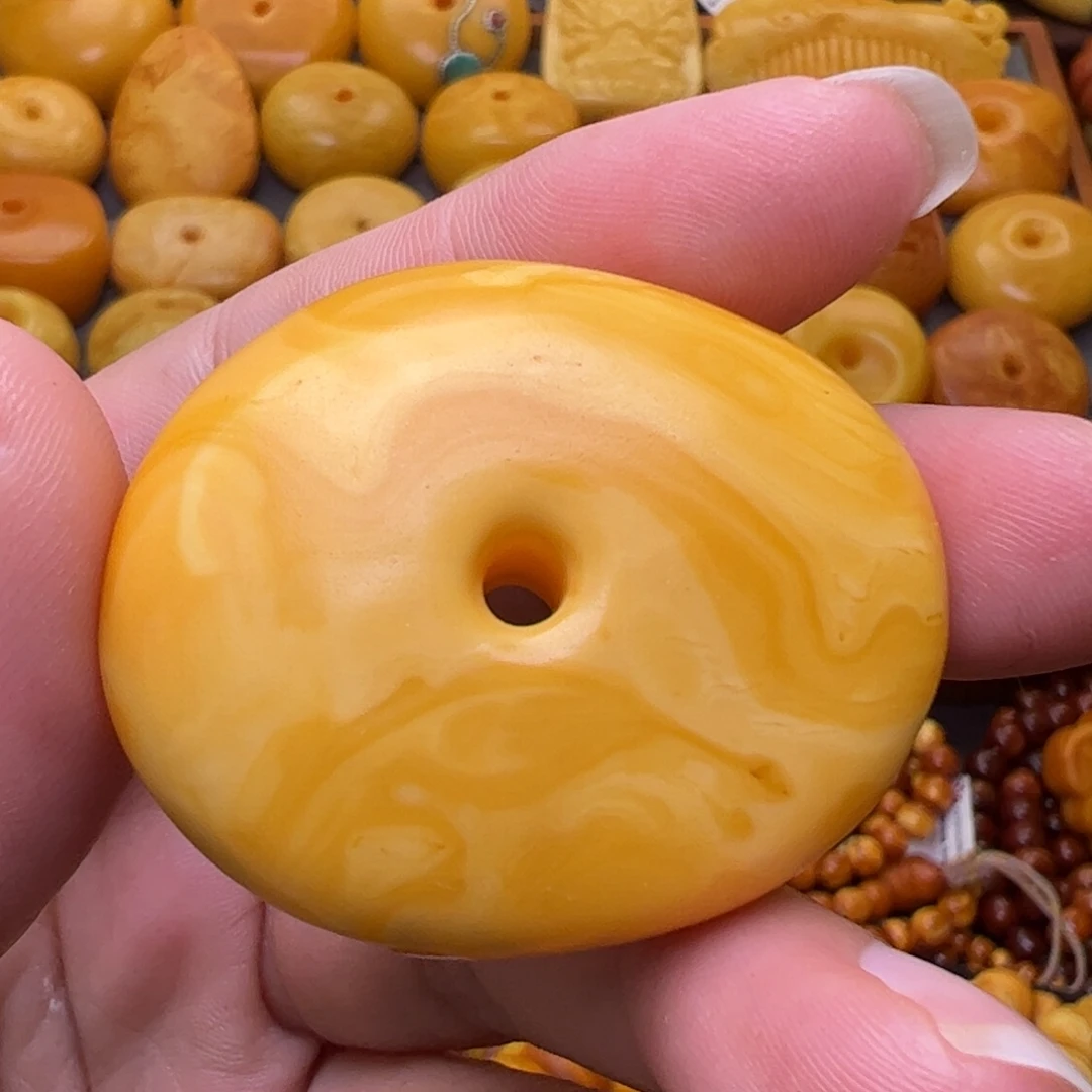 蜜蜡未镶嵌珠宝奇石