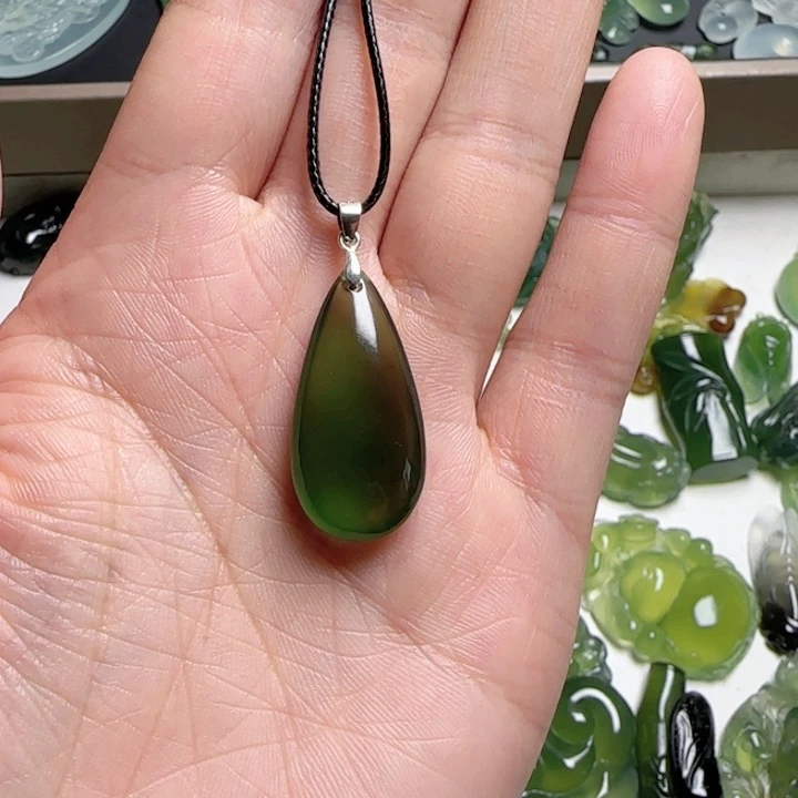 未镶嵌蛇纹石玉颈饰?*风