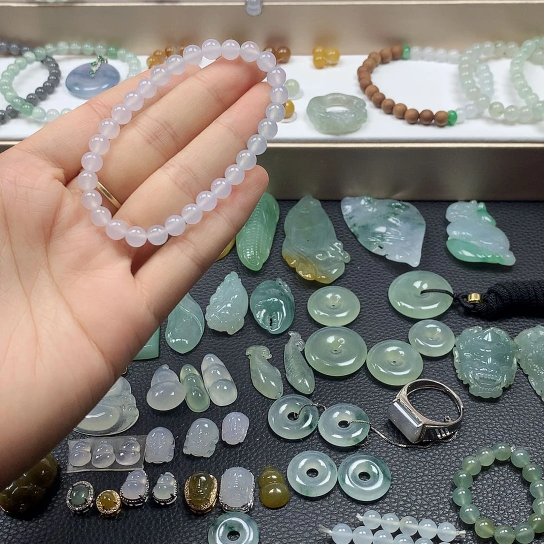 翡翠未镶嵌颈饰手串