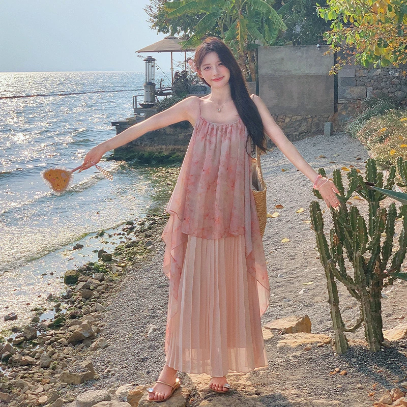 气质拼接假两件粉色吊带裙女夏季2025新款法式时尚百褶碎花连衣裙