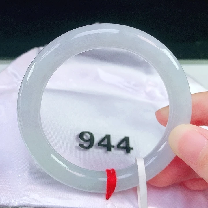 翡翠未镶嵌手镯(圆镯)56.6