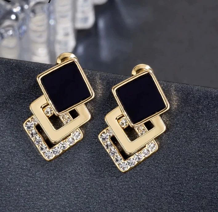 铜合金耳饰 黑色几何小众独特耳钉女气质高级感简约百搭耳饰K672