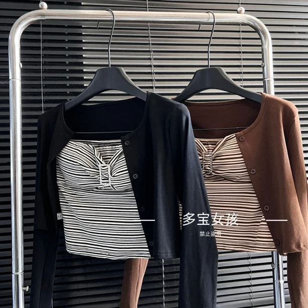【多宝】 设计感撞色条纹性感通勤抹胸钻扣内搭辣妹上衣开衫两件套