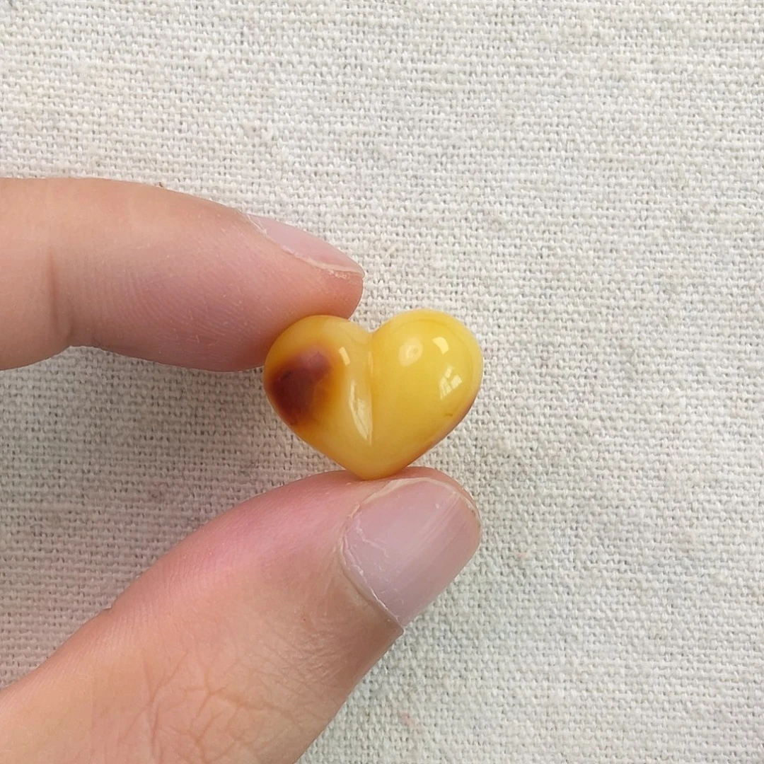 琥珀未镶嵌珠宝奇石屁桃