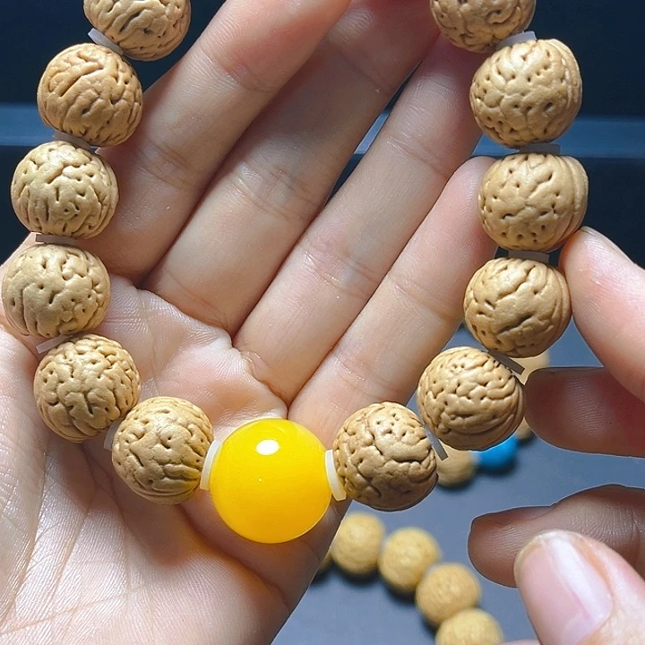 叁***笙吊坠桃核桃核手串