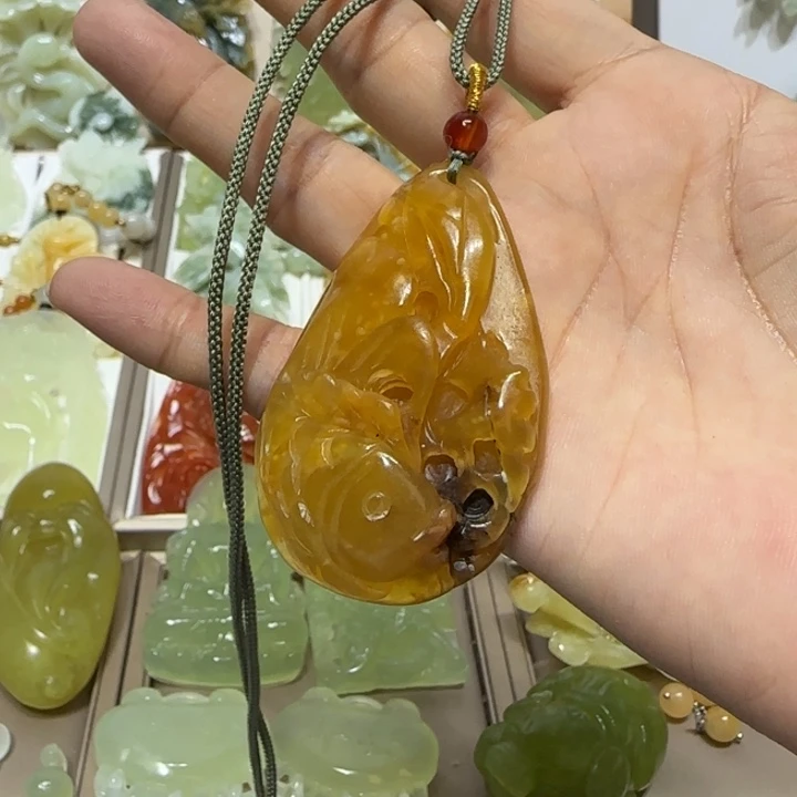 蛇纹石玉吊坠未镶嵌