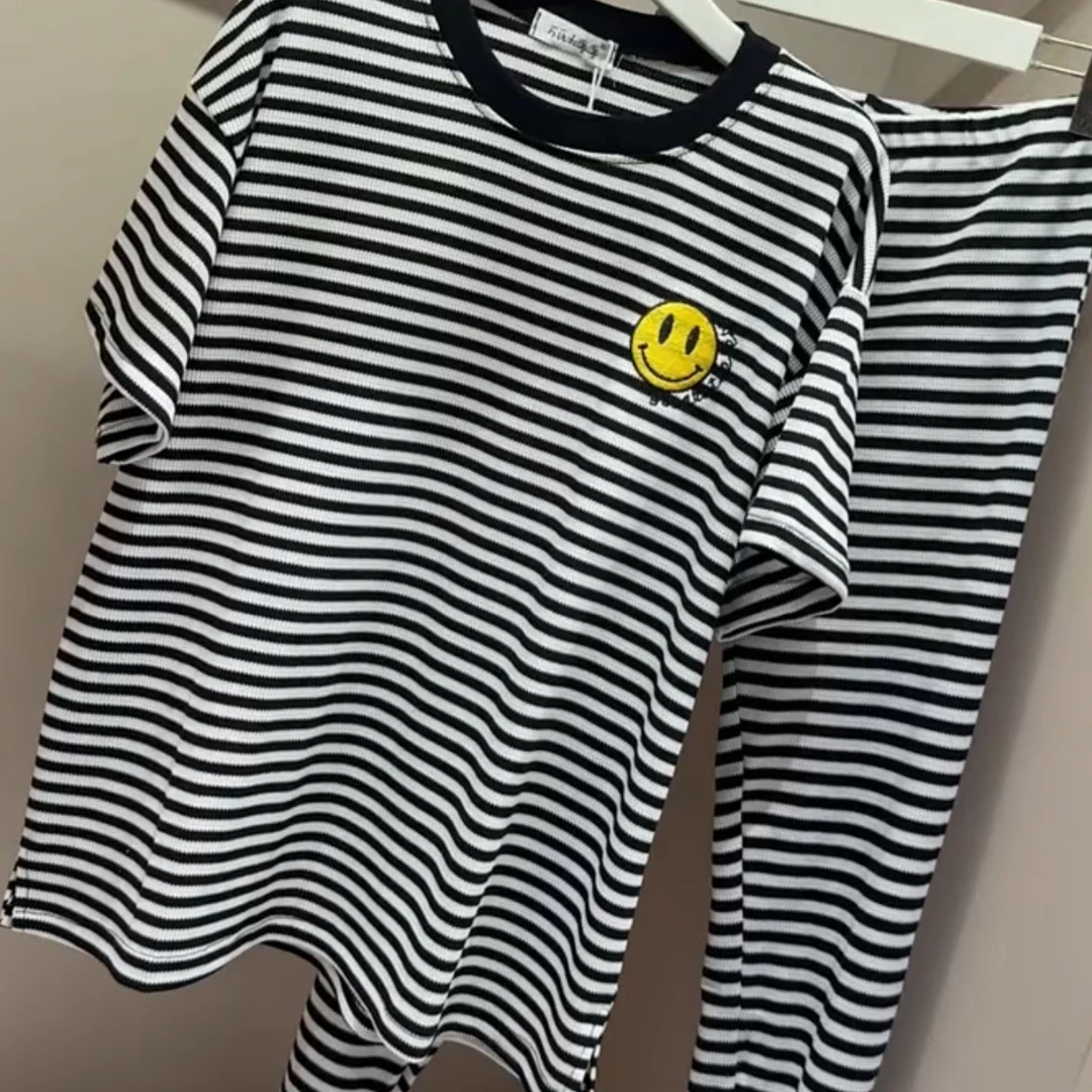 休闲减龄刺绣笑脸黑白条纹家居服套装