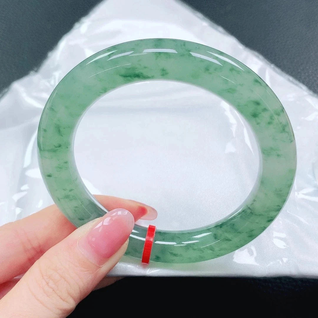 天然翡翠飘花手镯56圆条手镯