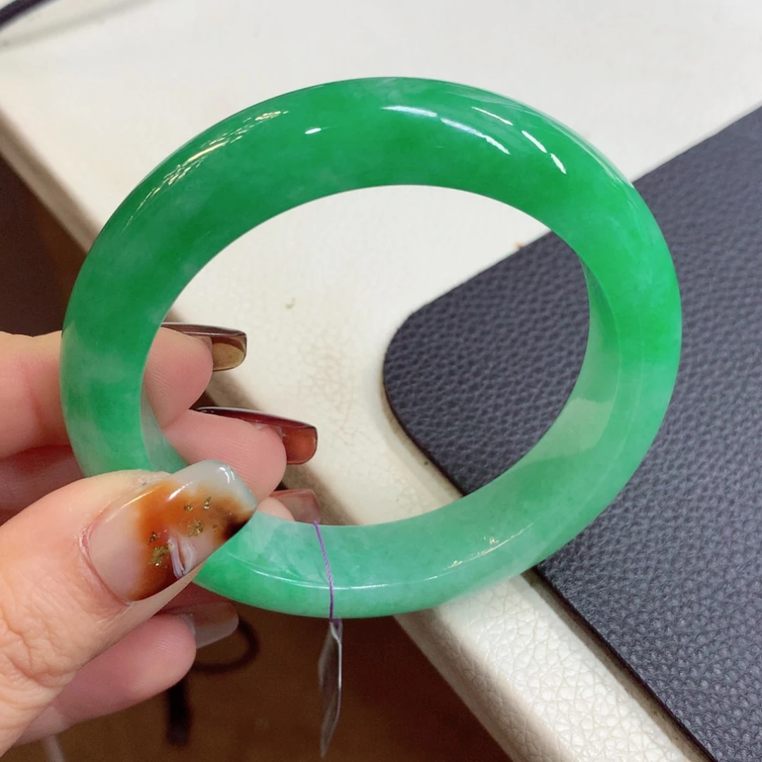 未镶嵌手镯翡翠缅甸