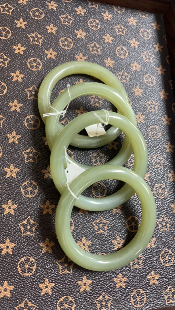 【珠宝集结号】630号天然和田玉晴水手镯-天然珠宝发货多样性