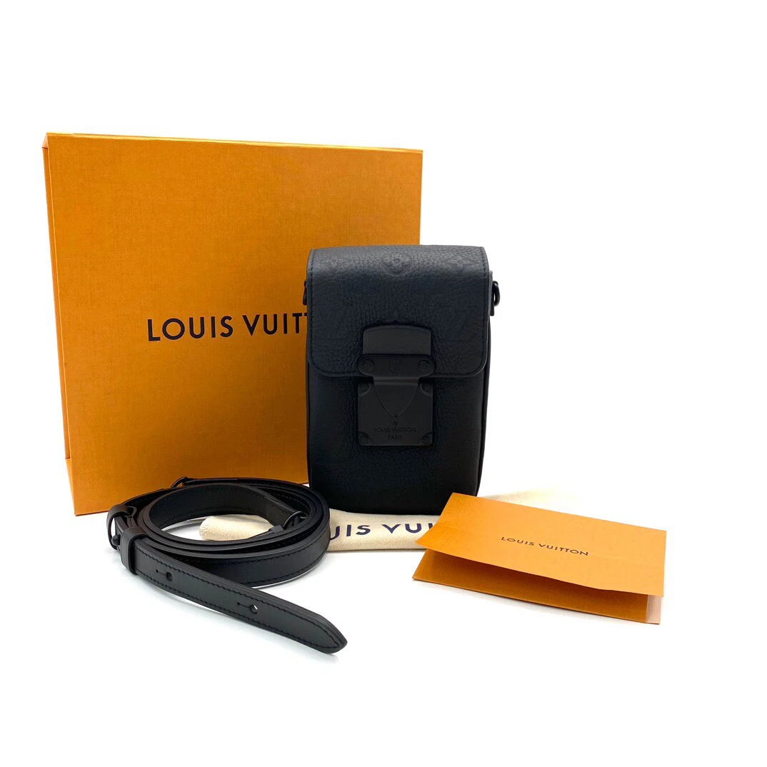 99新 LouisVuitton/路易威登 黑色压花S lock斜挎手机包尺寸12/19